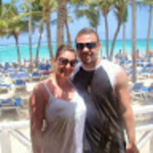 Meet your Posher, Cassandra - Picture 1 of 1